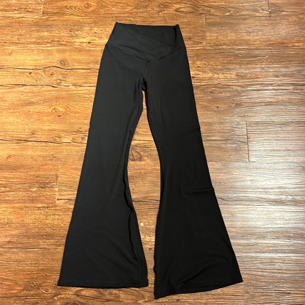 Offline by Aerie black flare leggings - medium